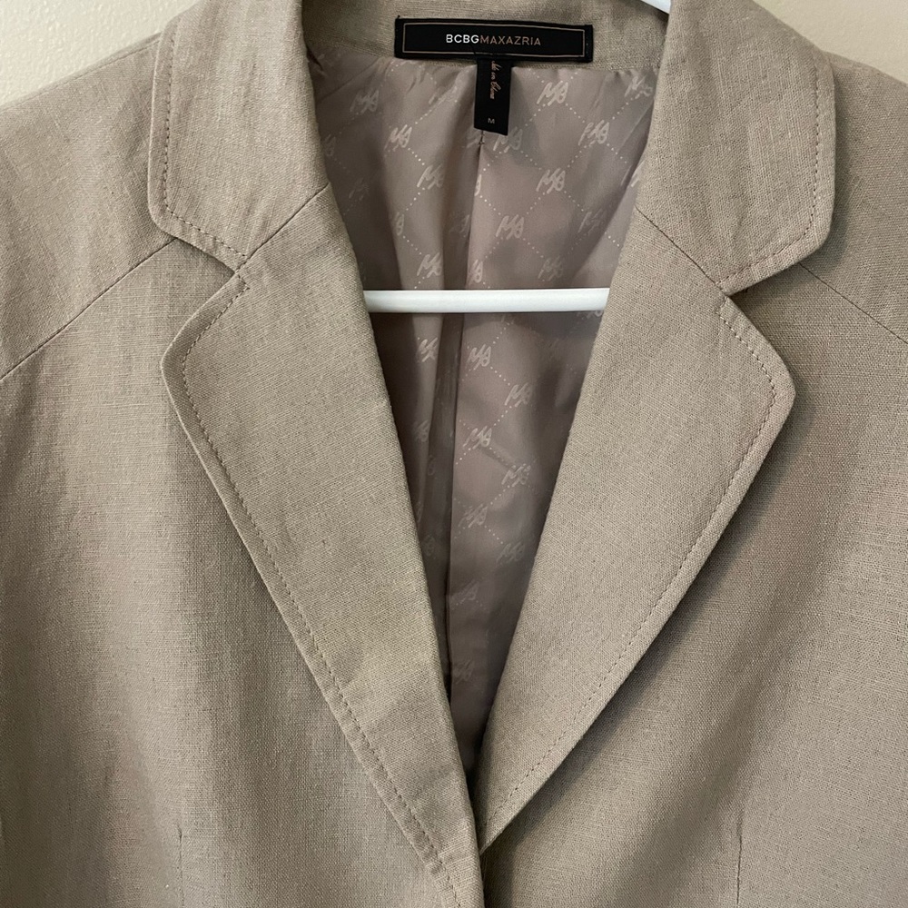 BCBG Max Azria tan Blazer size M